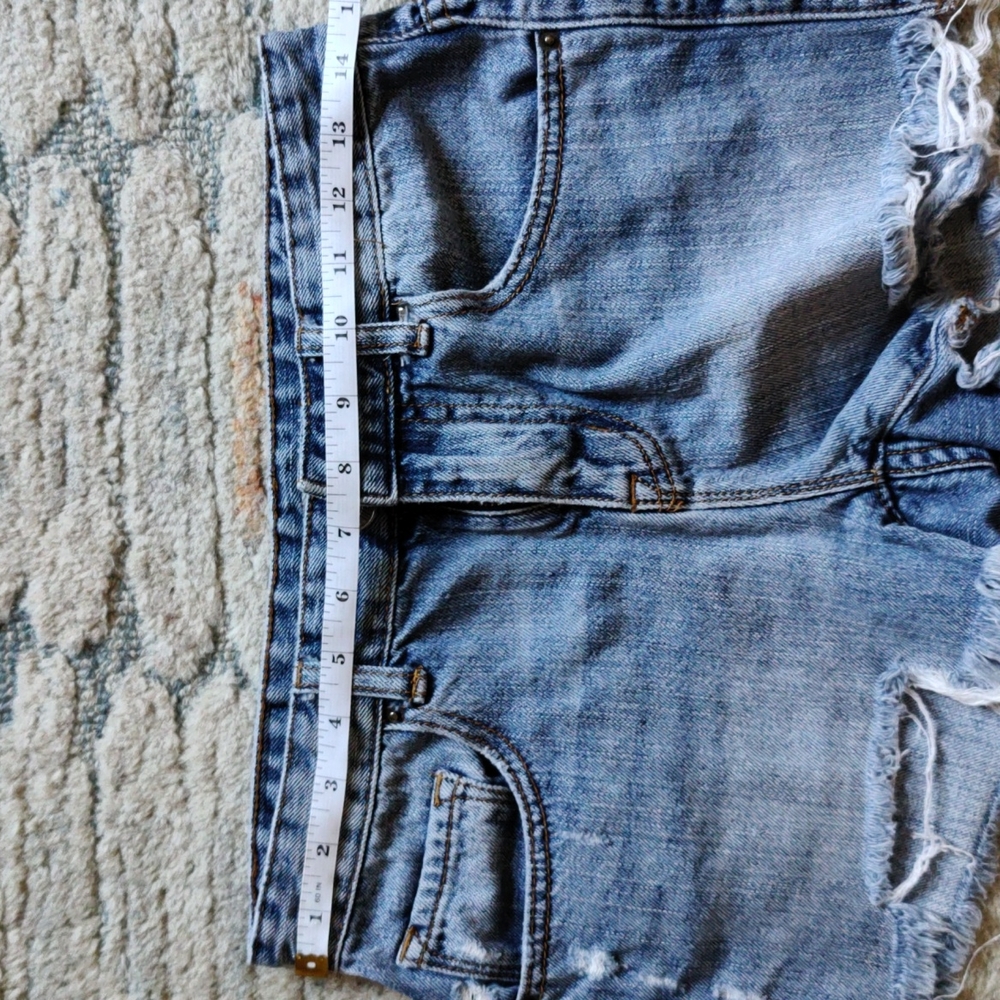 Urban outfitters jean shorts - Picture 3 of 3